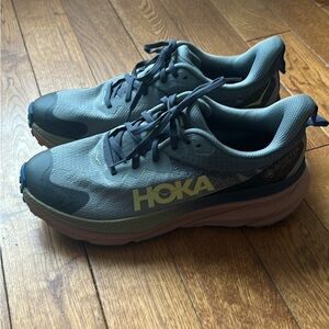 Hoka Men's Gore-Tex Challenger ATR 7 grey and black Athletic Shoes